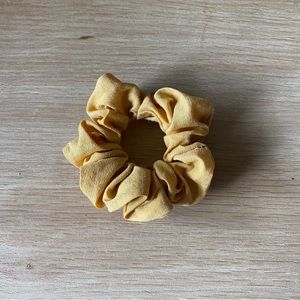 ‼️ANDI Golden Scrunchie‼️